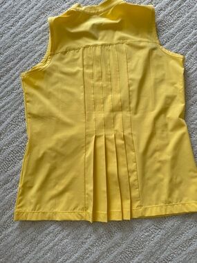 Tail Bright Yellow V-Neck golf top